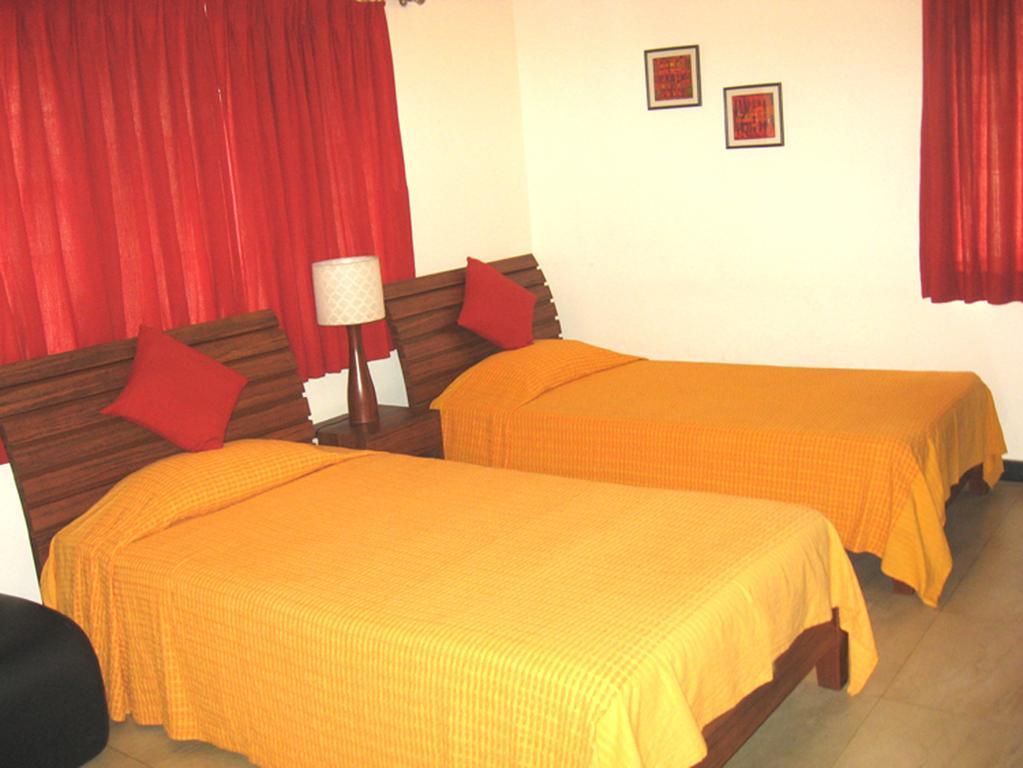 Red Arrow Residency Hotell Calcutta Exteriör bild