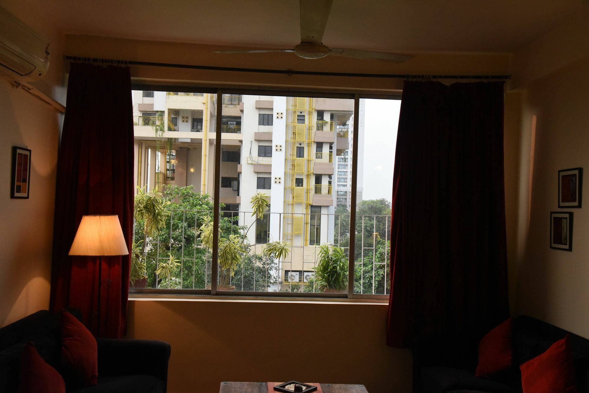Red Arrow Residency Hotell Calcutta Exteriör bild